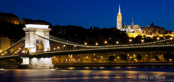 Chain Bridge Danube river_Budapest, Hungary