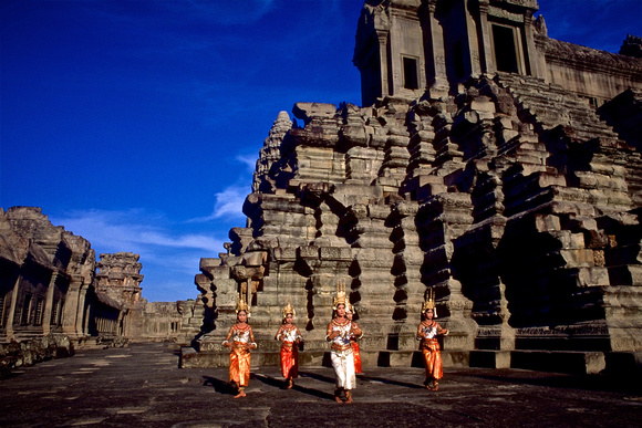 Dancers Angkor Wat Apsara dance